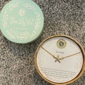 Sea La Vie Shine Starfish Necklace
